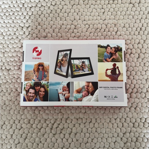 Frameo WiFi Digital Photo Frame - Picture 2 of 6
